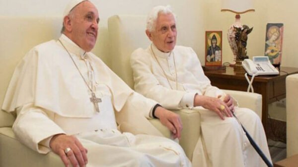 Benedicto XVI asegura que existe continuidad entre su pontificado