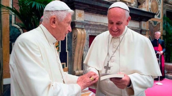 Papa Francisco visitó al Papa Emérito Benedicto XVI