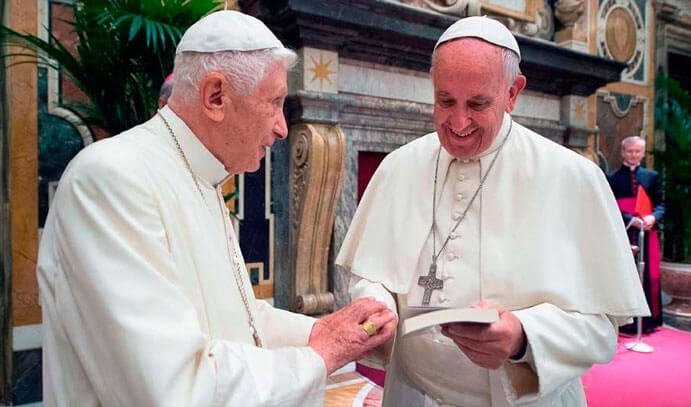 Papa Francisco visitó al Papa Emérito Benedicto XVI