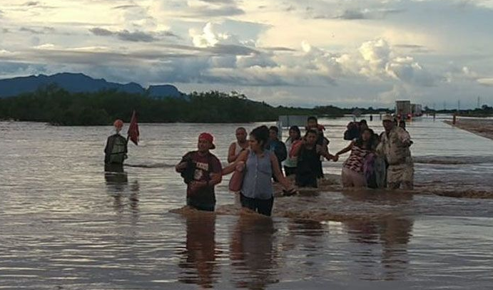 damnificados por inundaciones en Sinaloa
