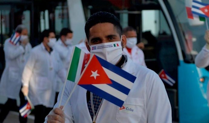 médicos cubanos