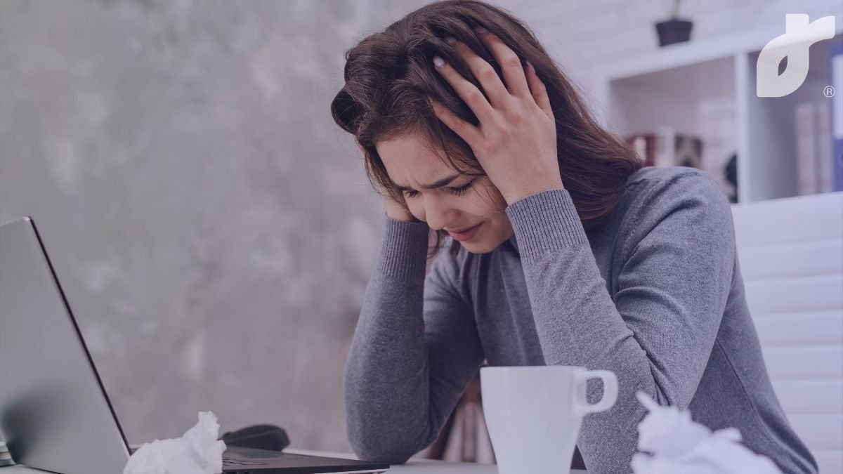 Padres e hijos enfrentando juntos el reto de la procrastinación en casa