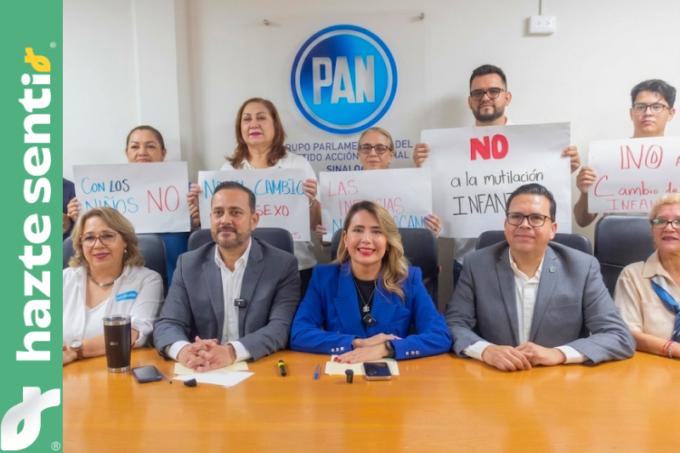 Tribuna del Congreso del Estado de Sinaloa vacía con el escudo del estado al fondo, en un ambiente legislativo sobrio e institucional.