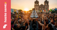 Peregrinos caminando hacia el santuario de la Virgen de San Juan de los Lagos en Jalisco